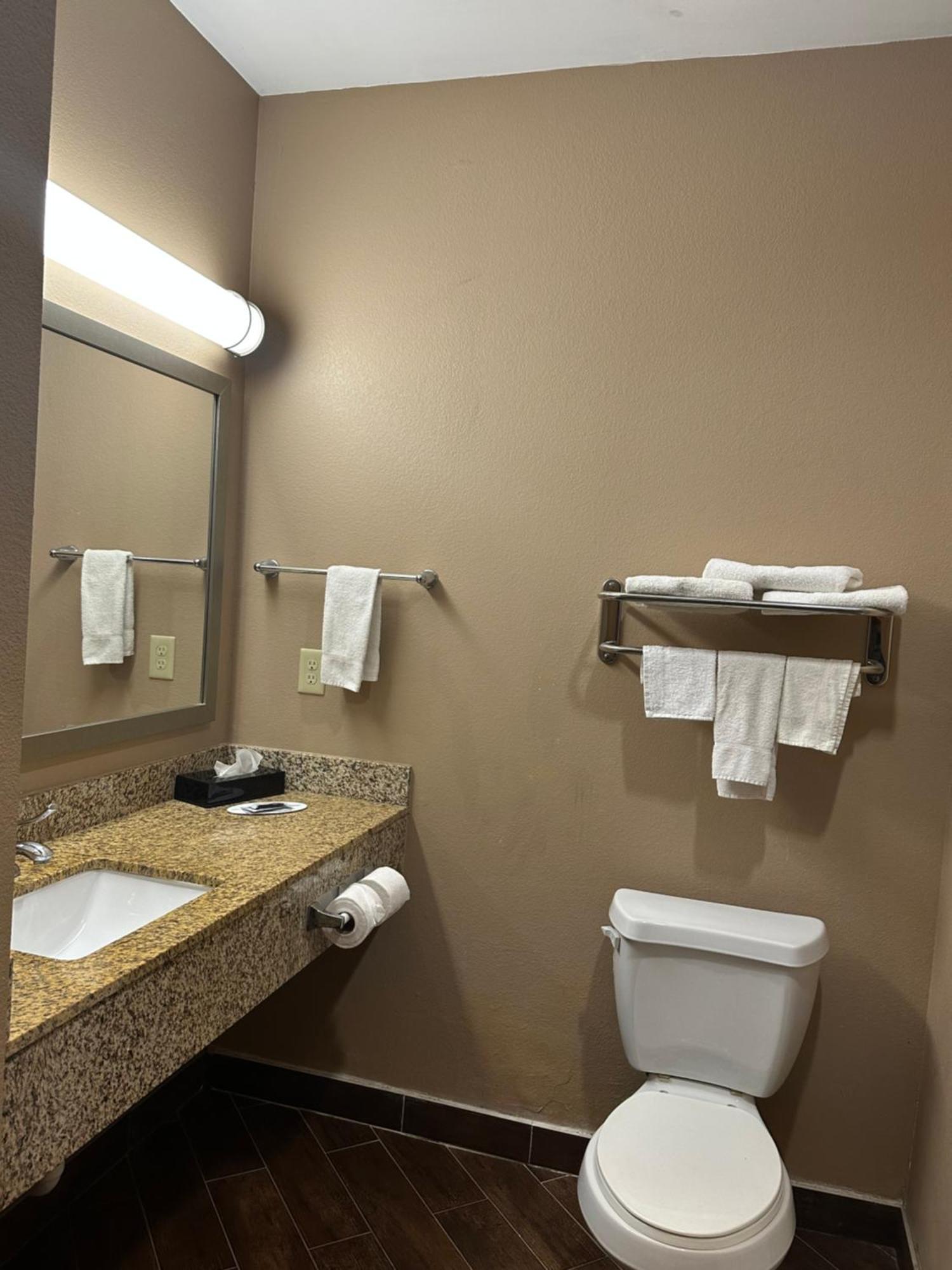 Executive Inn & Suites Floresville Exterior foto