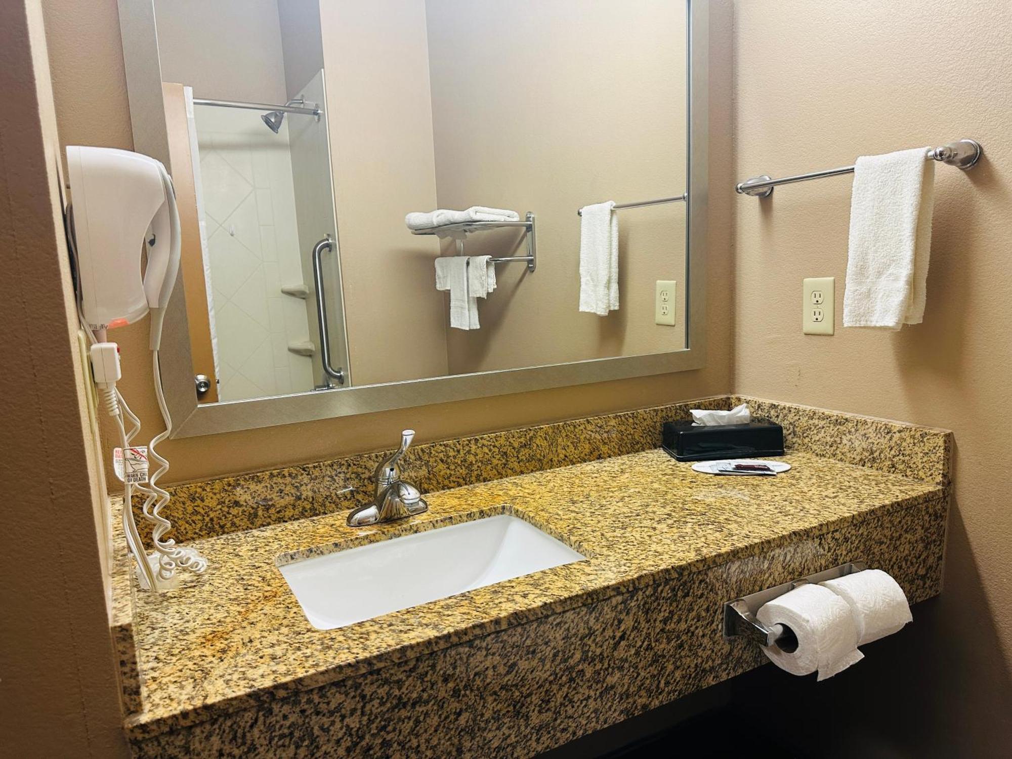 Executive Inn & Suites Floresville Exterior foto