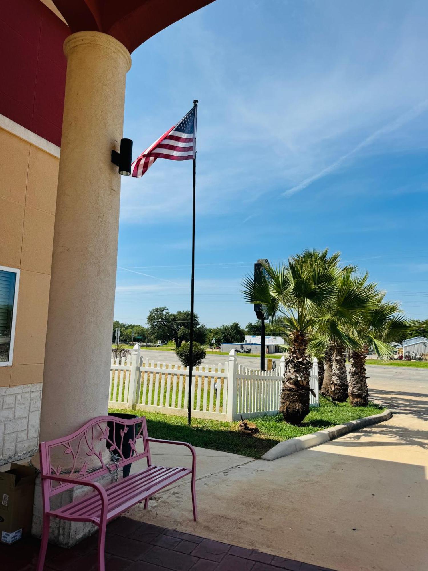 Executive Inn & Suites Floresville Exterior foto